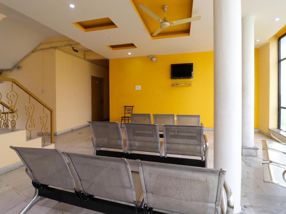 Spot On 82236 Aryan Home Stay Jhajra Ngoại thất bức ảnh