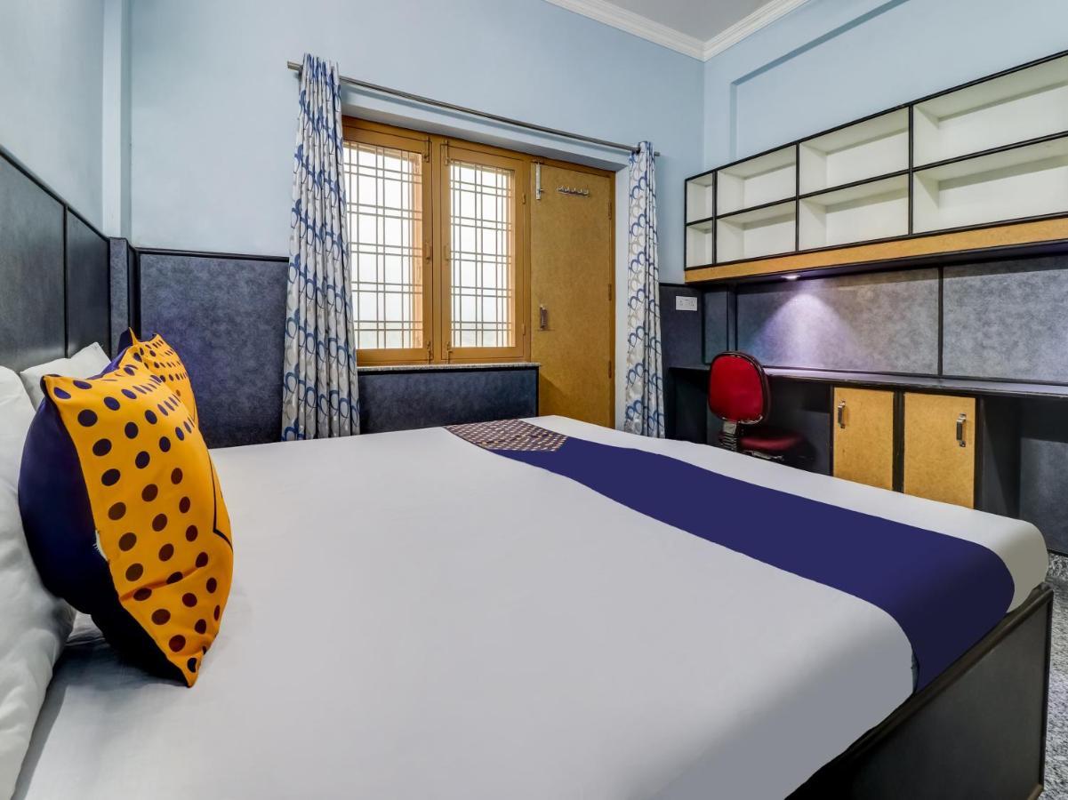 Spot On 82236 Aryan Home Stay Jhajra Ngoại thất bức ảnh